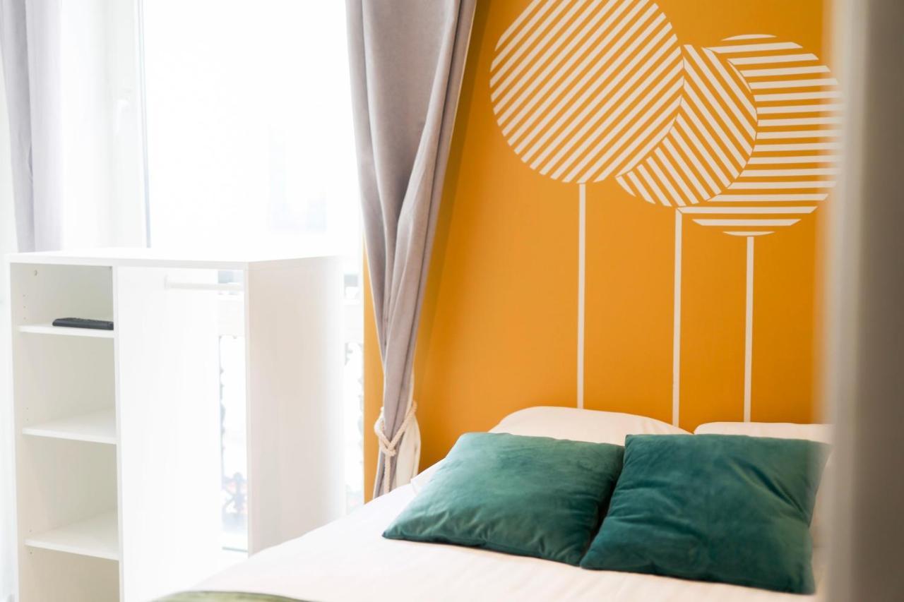 Green Apartment Near Montmartre And Opera ปารีส ภายนอก รูปภาพ