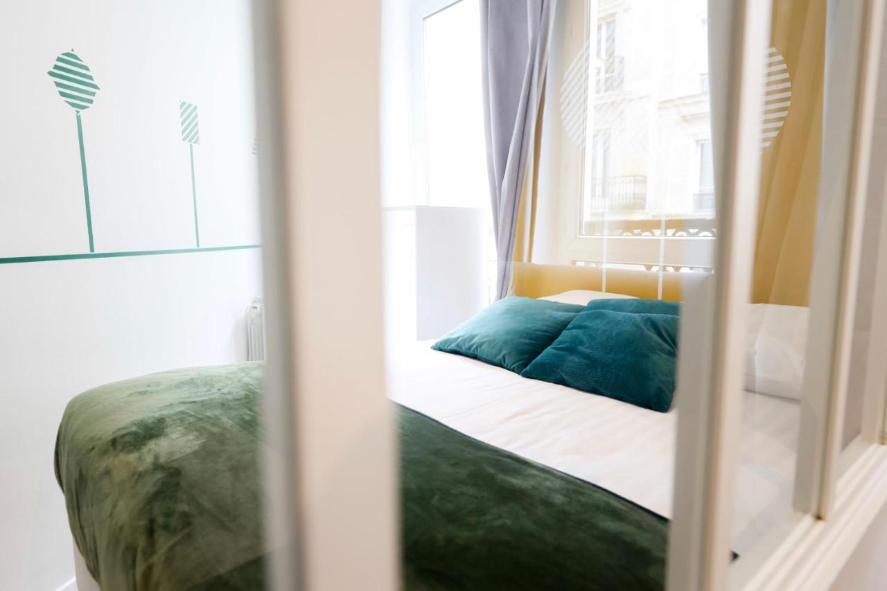 Green Apartment Near Montmartre And Opera ปารีส ภายนอก รูปภาพ